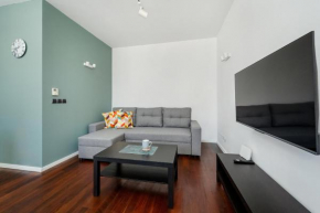 Przytulny Apartament z Parkingiem Partynice we Wrocławiu by Noclegi Renters